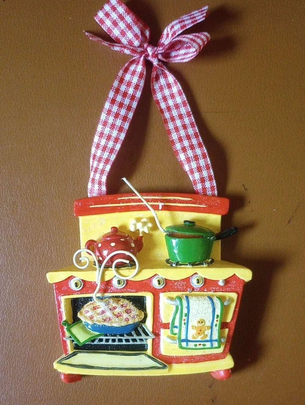 Cute Colorful Christmas Holiday Vintage Ornament. Stove Oven Pie Kitchen Pots
